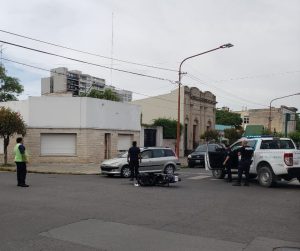 Accidente: Motociclista trasladada al hospital preventivamente