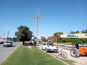 Trabajos de mantenimiento y mejoras en la Cruz del Centenario