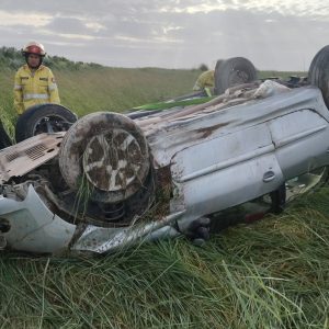 Vuelco en camino a Lin Calel: una persona derivada al Pirovano
