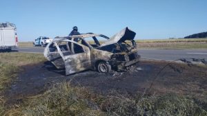 Incendio vehicular en Ruta 3 km 561