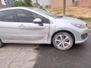Daños materiales: Colisionaron dos autos en Mazzini y Domingo Vázquez