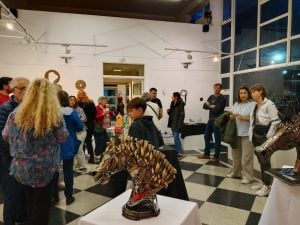 El escultor Emiliano Juárez inauguro su muestra “Renacer del Acero” en el Mulazzi