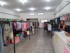 Llegó a Tres Arroyos “La Saladita ropa informal”
