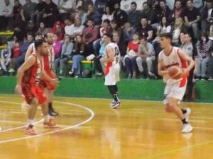 Básquet: el Globo sopló fuerte y dejó sin espuma al Cervecero en la primera final