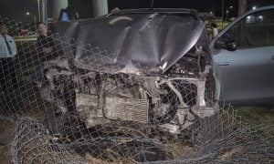 Borracho, estrelló su camioneta con un micro de larga distancia