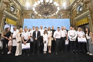 Kicillof encabezó el acto de ascenso de oficiales de la Policía provincial