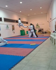 Taekwondo: Nuevos cinturones negros en Reta