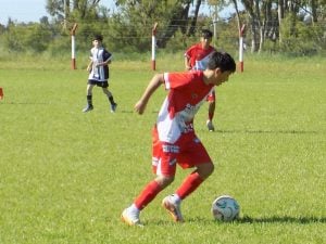 (videos)Fútbol: La Sub-13 de Argentino clasificó. La Sub-17 de Boca empató.