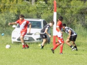 (videos)Fútbol: La Sub-13 de Argentino clasificó. La Sub-17 de Boca empató.
