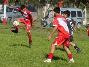 (videos)Fútbol: La Sub-13 de Argentino clasificó. La Sub-17 de Boca empató.
