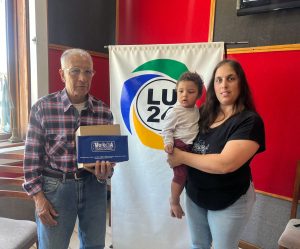 Verónica Machado, la ganadora del viaje a Merlo (San Luis) tras el sorteo por la visita de Leda