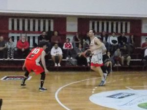 Básquet Provincial:  Perdió Huracán. Alumni puntero con Racing