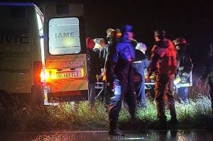 (videos) Despiste y “efecto tijera” de un semi en Ruta 3 casi 85