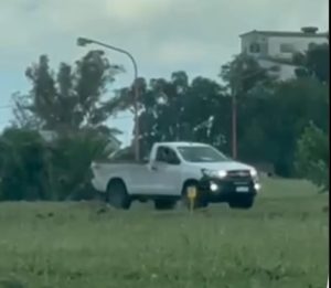 Identificaron y multaron al conductor de la camioneta que realizó maniobras peligrosas en la vía pública