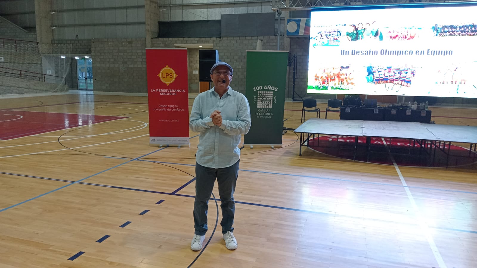 Gran concurrencia para escuchar a “Cachito” Vigil en su paso por la ciudad (video)