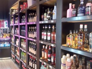 Totalmente renovado, Black Sheep Bebidas inauguró en Maipú 59