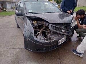 Daños materiales: Colisionaron dos autos en Mazzini y Domingo Vázquez