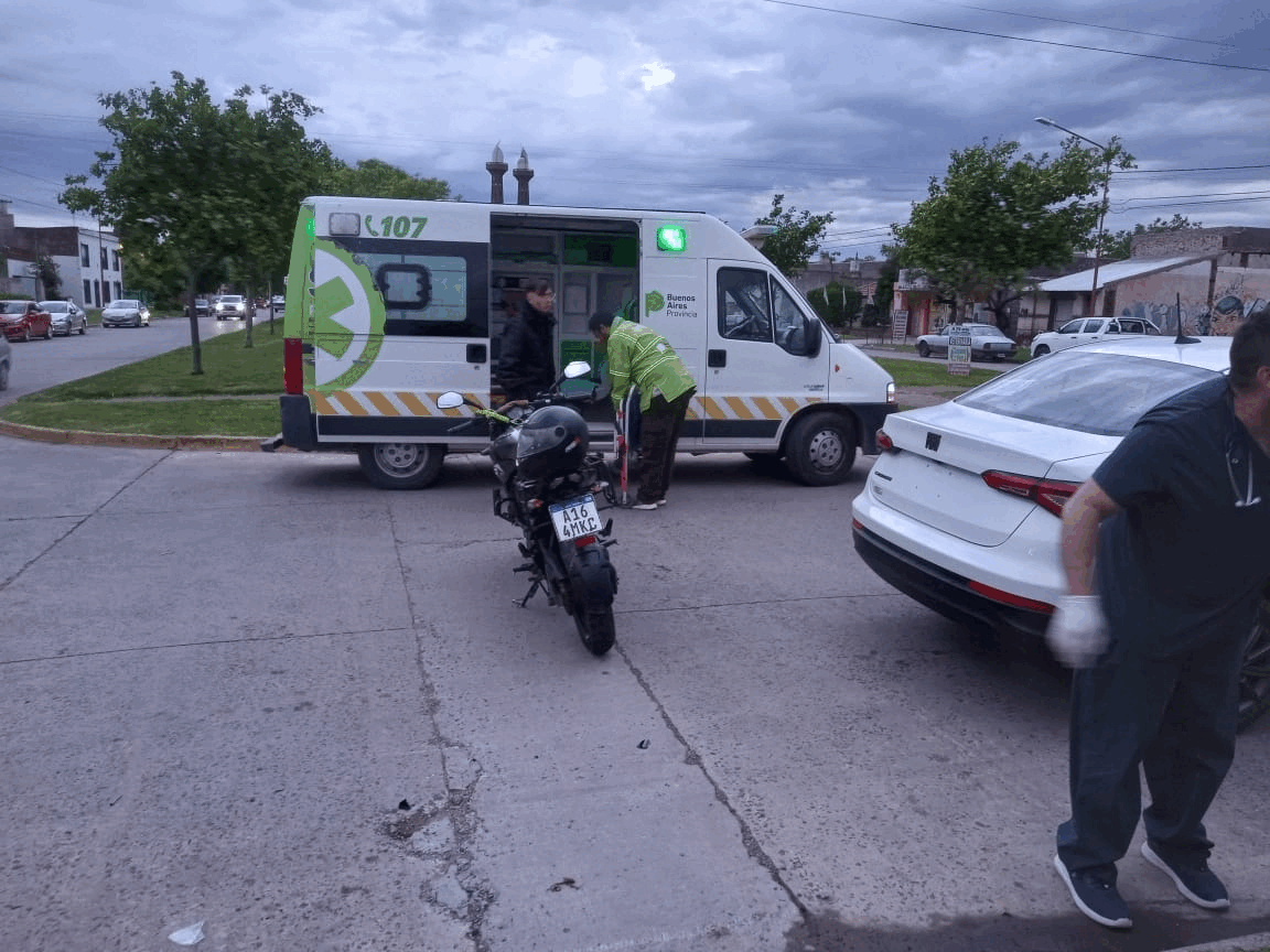 Daños materiales en accidente de tránsito. Uno de los vehículos fue secuestrado (audio)