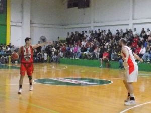 Básquet: el Globo sopló fuerte y dejó sin espuma al Cervecero en la primera final