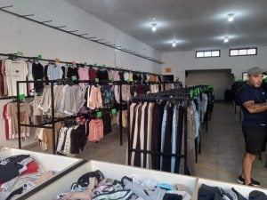 Llegó a Tres Arroyos “La Saladita ropa informal”