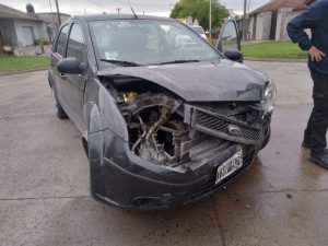 Daños materiales: Colisionaron dos autos en Mazzini y Domingo Vázquez