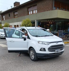 Joven derivada al hospital luego de colisionar en Colón y Lavalle. Iba en bicicleta