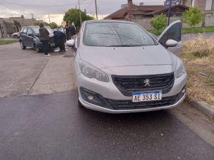 Daños materiales: Colisionaron dos autos en Mazzini y Domingo Vázquez