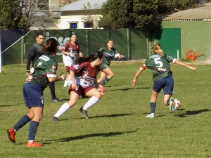 Fútbol Femenino: Huracán Ciclista y Villa del Parque por el último cupo a Play-Off