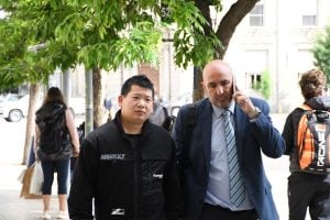 Juicio en Bahía Blanca a comerciante chino: “No entiendo”