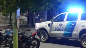Presa por pegarle a su familia con un palo de amasar
