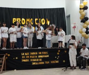 Acto de egreso en la Escuela Primaria Nº5