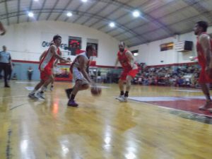 ¡Huracán es el Tri-Campeón Anual del Básquet local!