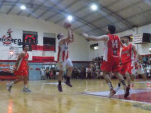 ¡Huracán es el Tri-Campeón Anual del Básquet local!