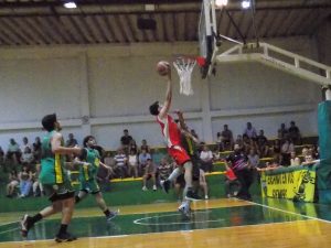 Basquet: Costa Sud y Alumni cantaron victoria para forzar un tercer partido en ambas semifinales