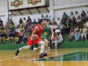 Basquet: Costa Sud y Alumni cantaron victoria para forzar un tercer partido en ambas semifinales