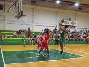 Basquet: Costa Sud y Alumni cantaron victoria para forzar un tercer partido en ambas semifinales