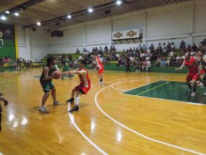 Basquet: Costa Sud y Alumni cantaron victoria para forzar un tercer partido en ambas semifinales