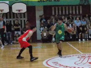 Básquet: el Globo ganó, clasificó y se medirá ante su eterno rival una vez más