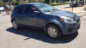 (videos) Accidente en Av. Belgrano y B. Mitre. Motociclista trasladado con lesiones leves