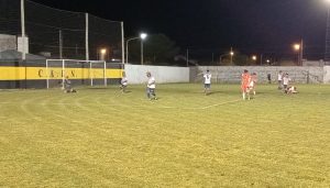Fútbol de Primera: el Globo ganó y voló a la Final del Torneo Mastrángelo