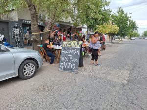 La choripaneada solidaria del “Pechi” se convirtió en una realidad en la ciudad