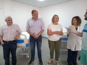 (audio) La Comisión de Amigos del Hospital donó 12 camas de última generación
