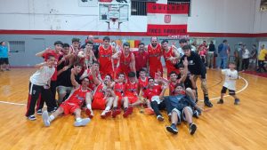 ¡Huracán es el Tri-Campeón Anual del Básquet local!