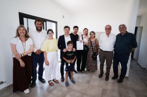 Kicillof entregó viviendas en Tandil y Ayacucho
