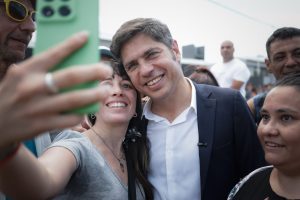 Kicillof entregó viviendas en Tandil y Ayacucho