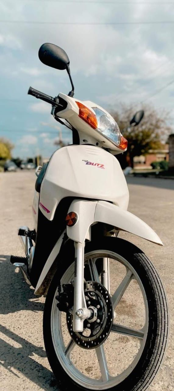 En pleno centro le robaron la moto mientras cenaba
