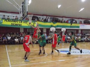 Básquet: Huracán se quedó con el primer clásico en los Play Off