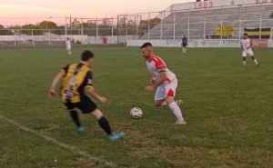 Fútbol: Huracán venció a El Nacional por el Mastrángelo (videos)