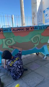 Intervención artística de estudiantes de la EESEA 1 en contenedor de Transportes Malvinas