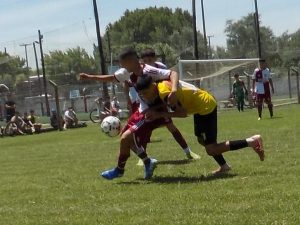 Fútbol inferiores: Huracán Ciclista y ACDC campeones en séptima y octava (videos)